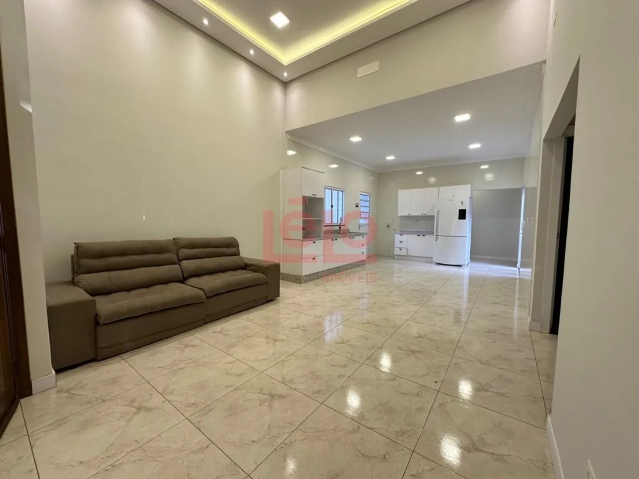 Casa moderna com 2 suítes na Zona 07: conforto, praticidade e localização privilegiada - Foto 3