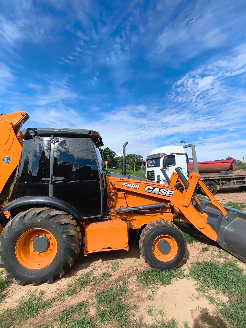 Retro escavadeira case 580N 2013 traçada gabinada - Foto 5