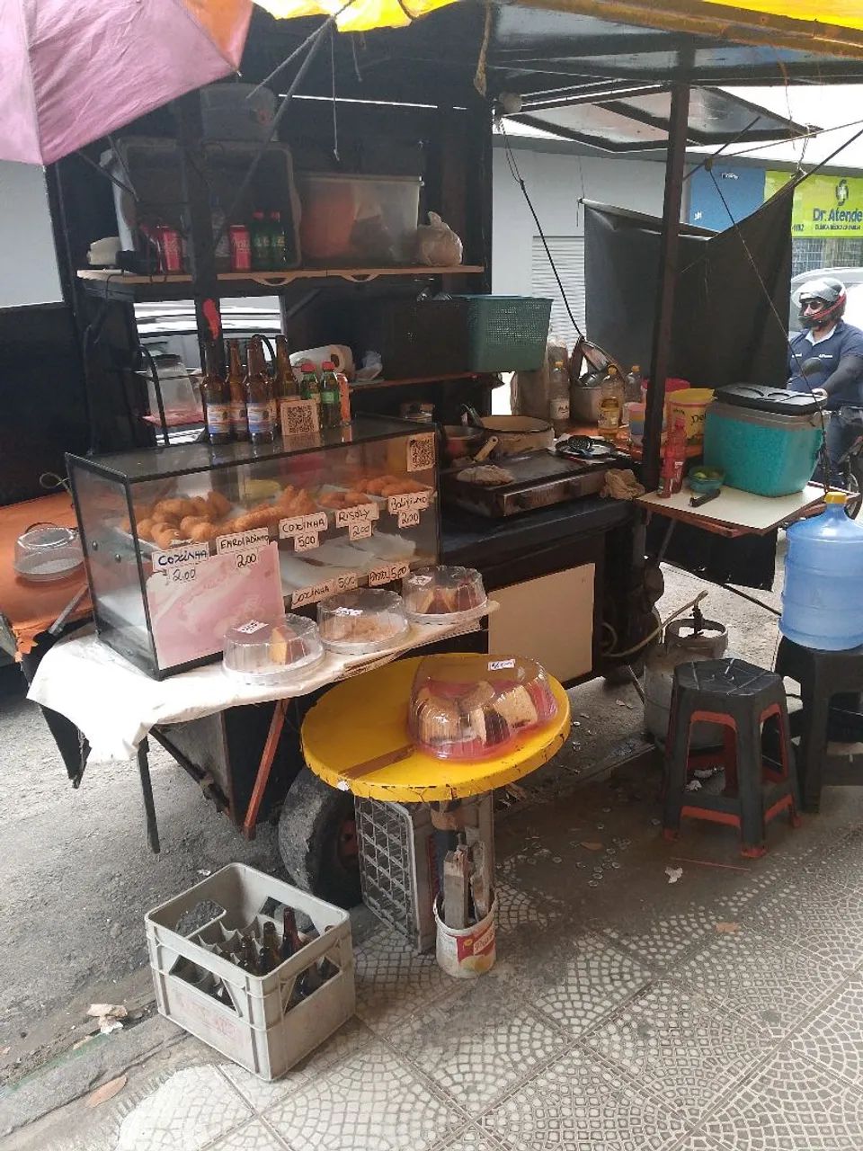 Carrinho de lanche no ponto  - Foto 2