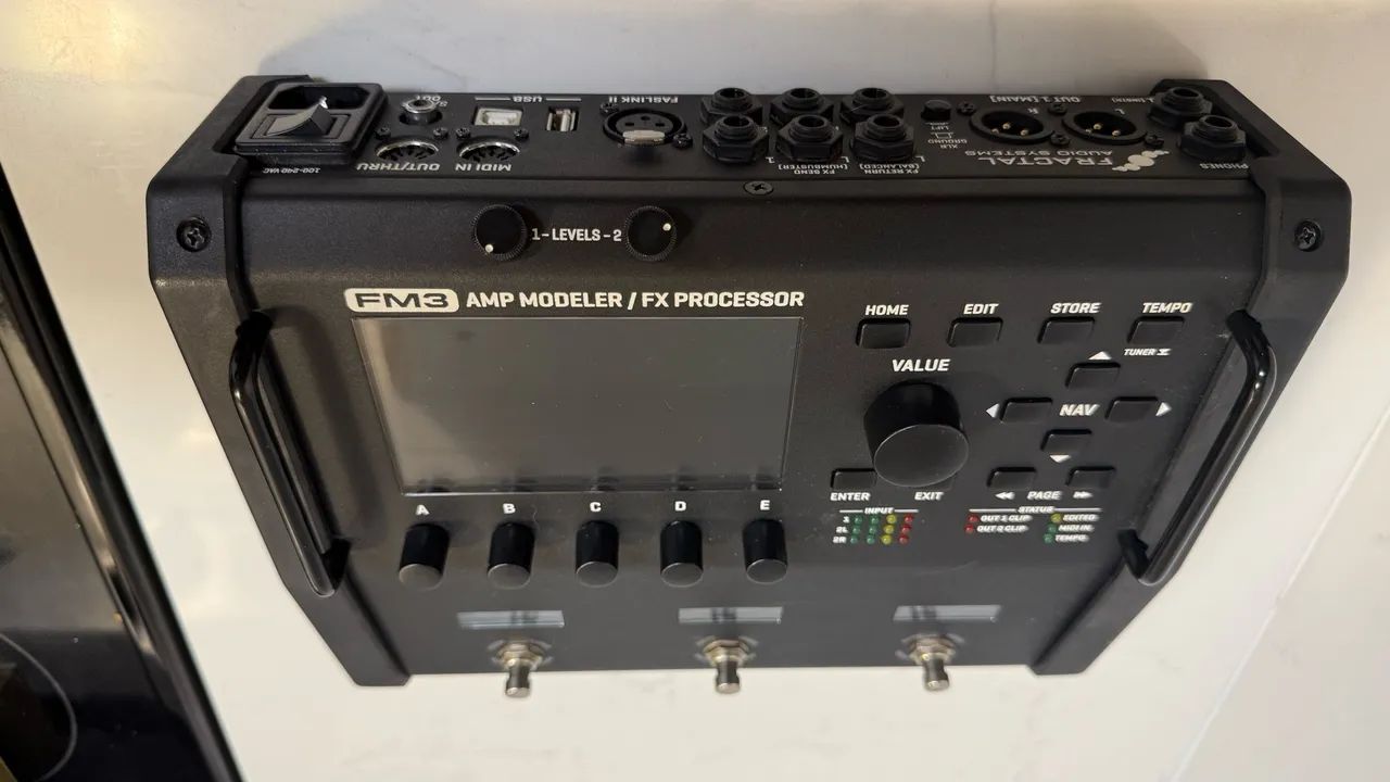 【ジャンク】Fractal Audio Systems - FM3 Fractal FM3 - Instrumentos musicais - Nossa Senhora das Graças