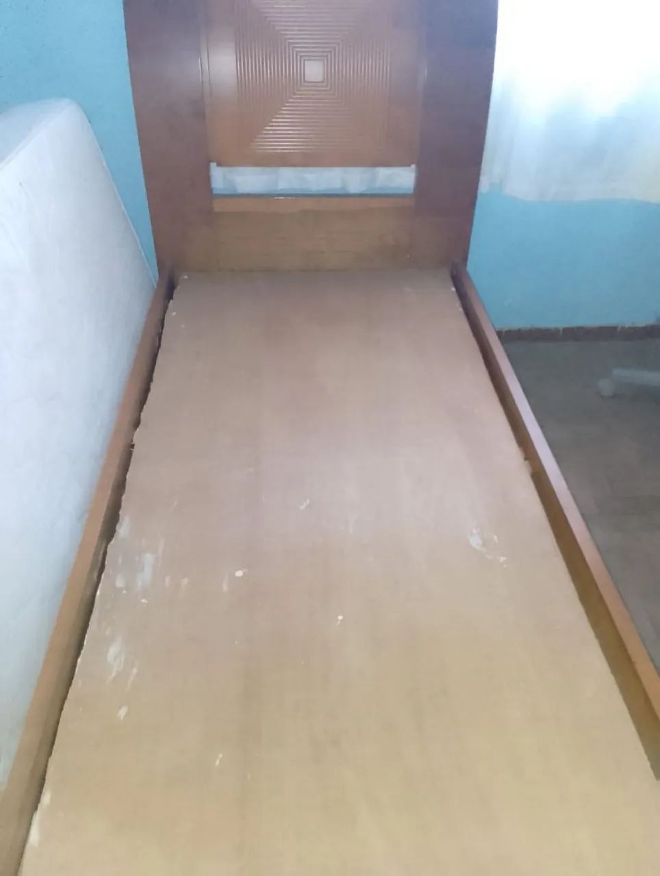 CAMA DE SOLTEIRO MADEIRA MACIÇA - ÓTIMO ESTADO