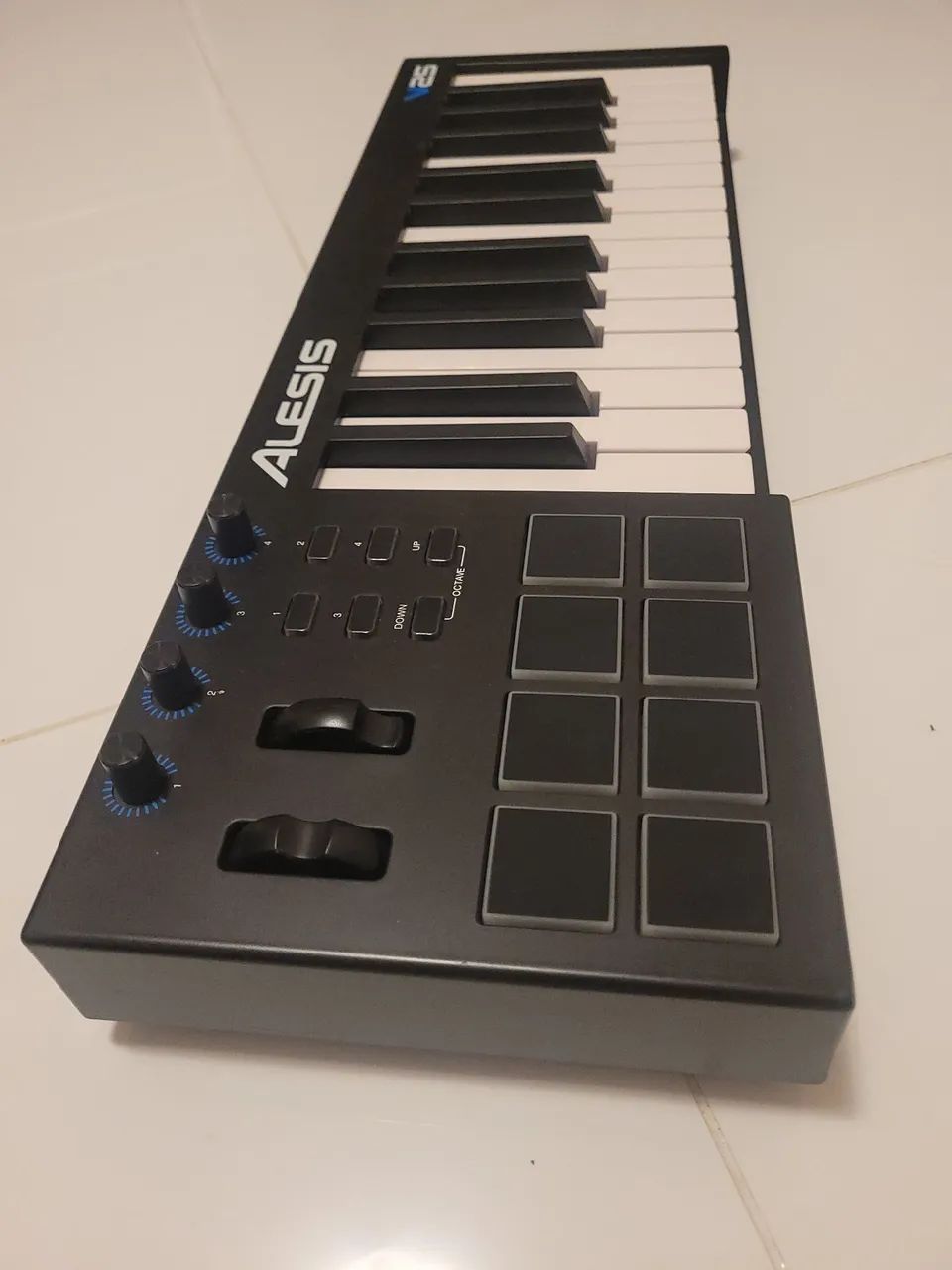 Controlador Alesis V25 - Foto 2
