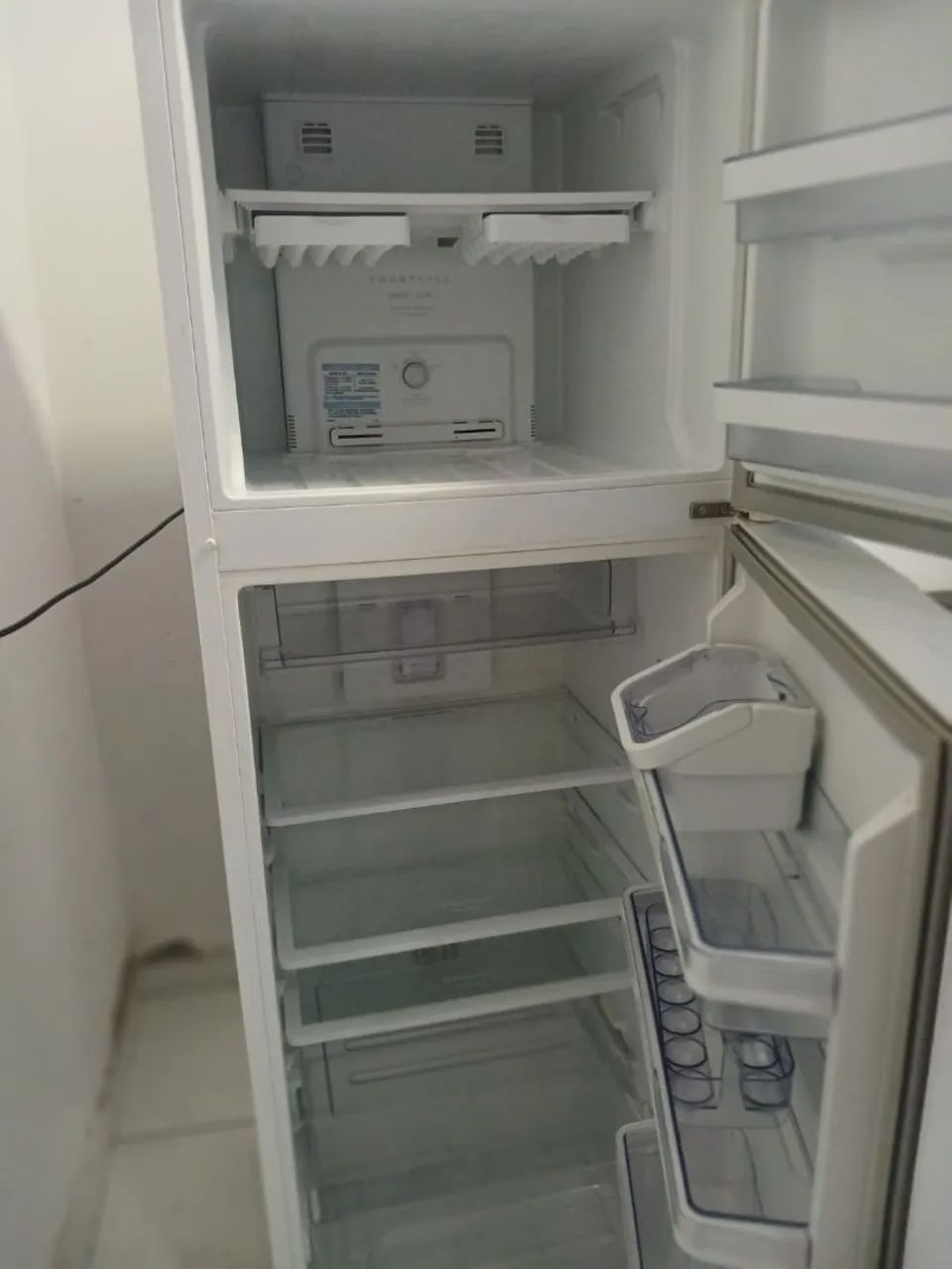Vendo geladeira electrolux bem conservada!  - Foto 4