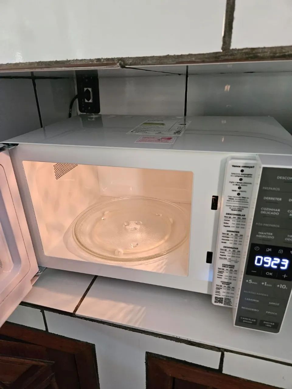 Microondas Eletrolux 23L - Foto 2