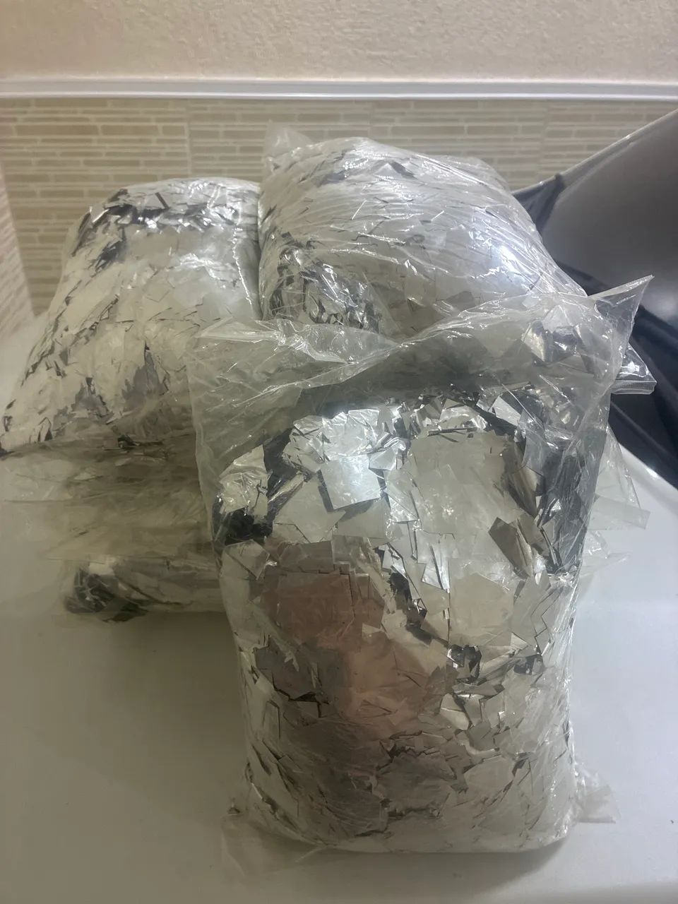 Pacote de papel prateado de 1 kg para máquina de chuva de prata  total de 9 kilos  - Foto 3