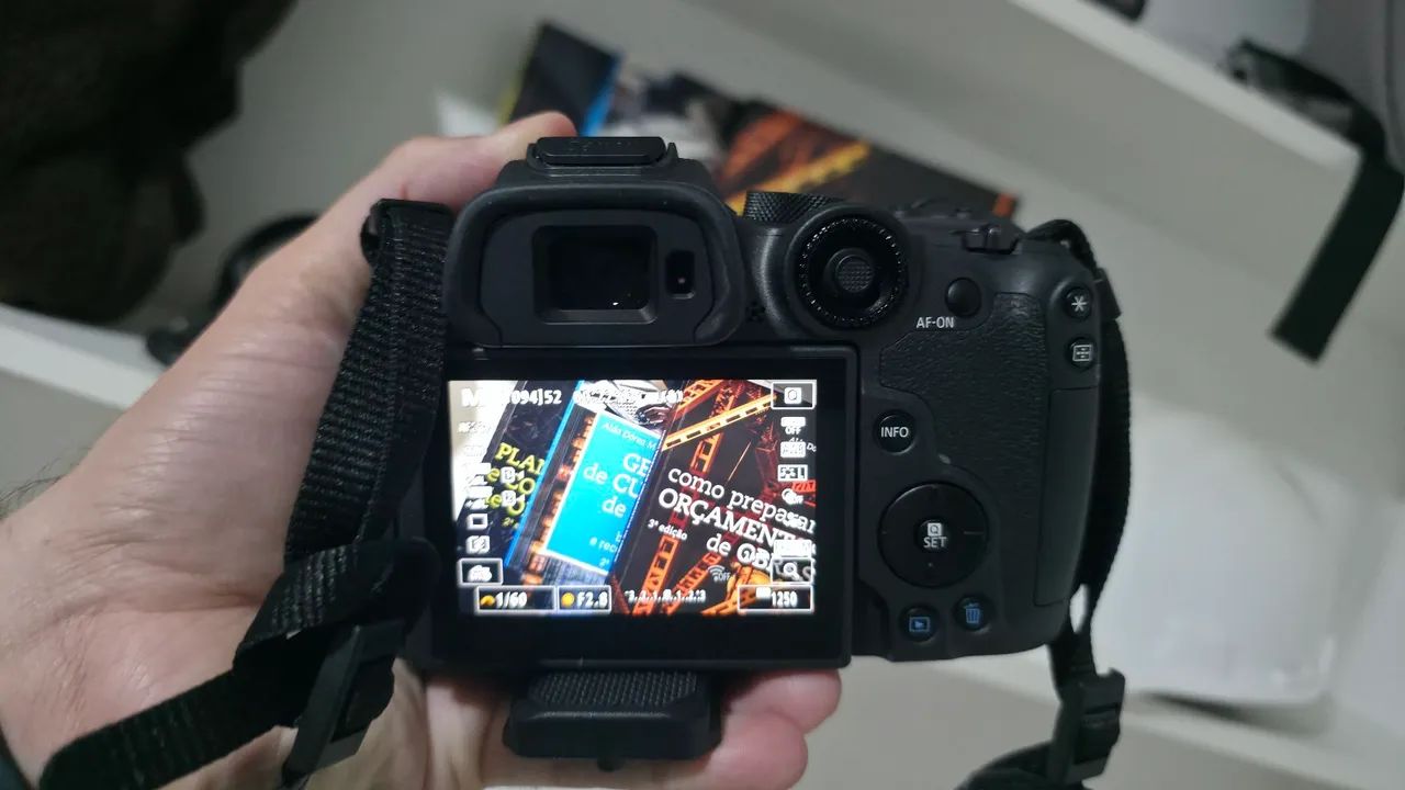 Câmera Canon R7 - Foto 2