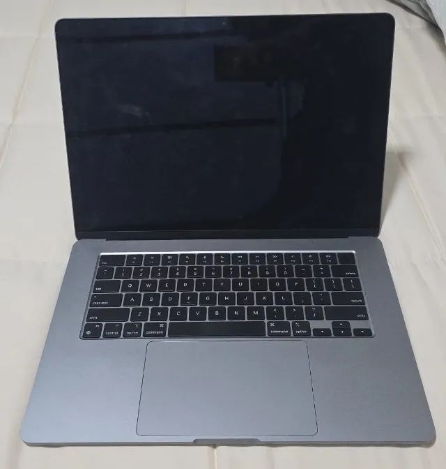 MacBook Air M2 - 15" - 2023