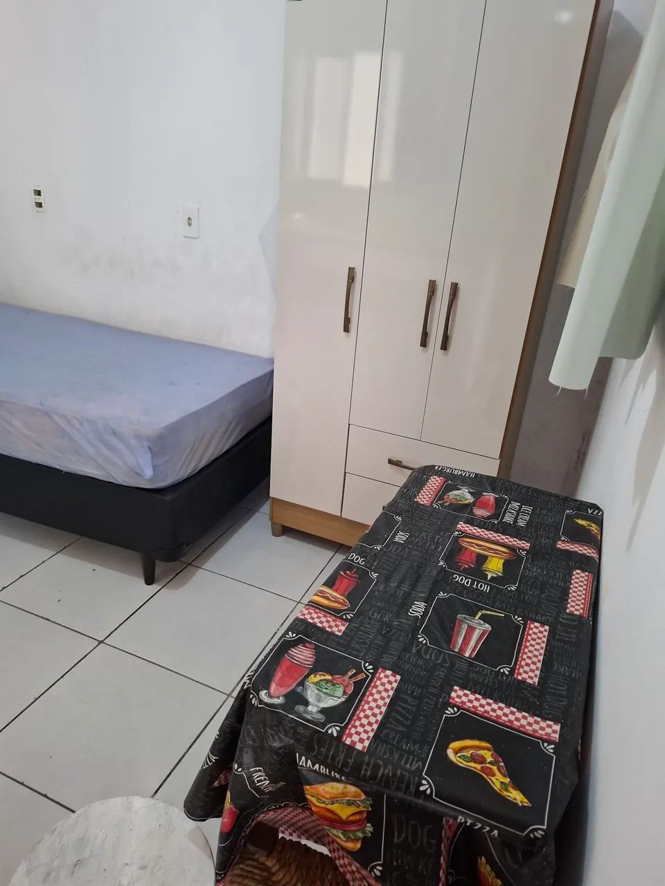 alugo uma kitnete 