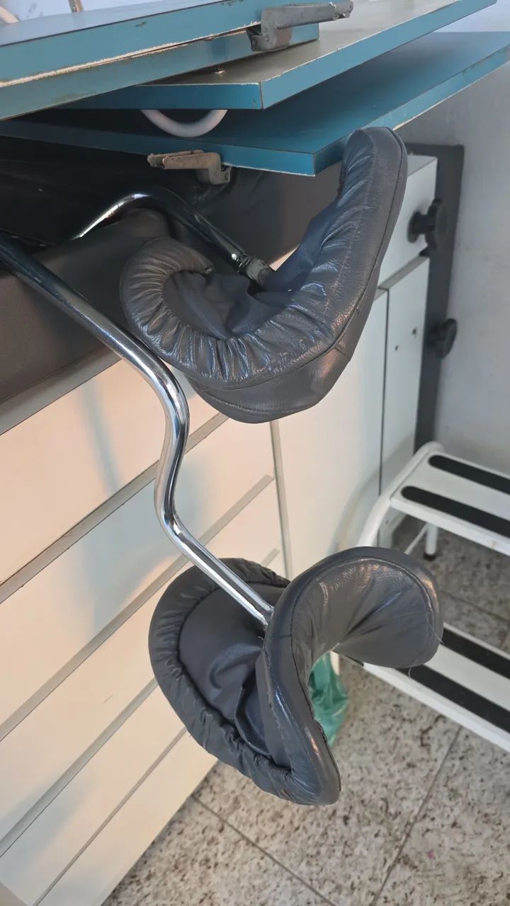 Maca tipo balcão de consultório com escadinha e perneira  - Foto 3