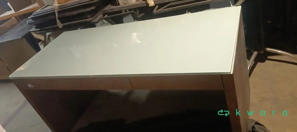 Mesa com tampo de vidro - Foto 2