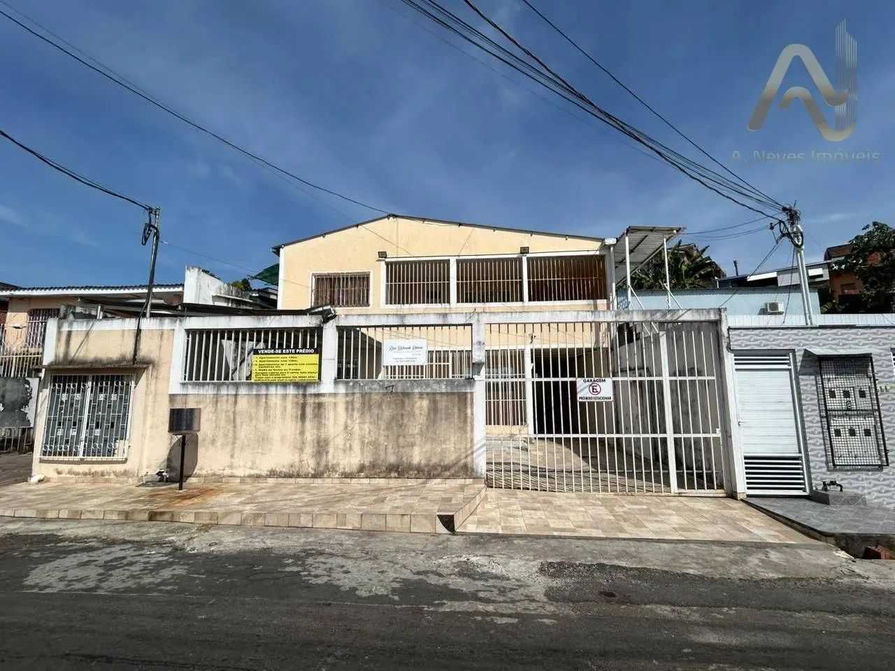 PRÉDIO DE 700 M² PARA INVESTIMENTO COM 7 APARTAMENTOS E ESPAÇO COMERCIAL - MANAUS/AM