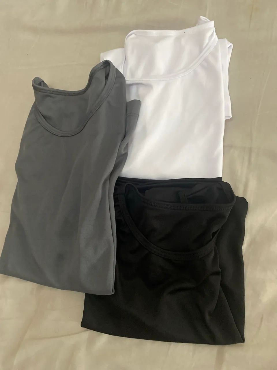 03 Camisetas Regatas dry fit M ( cores variadas )  - Foto 4
