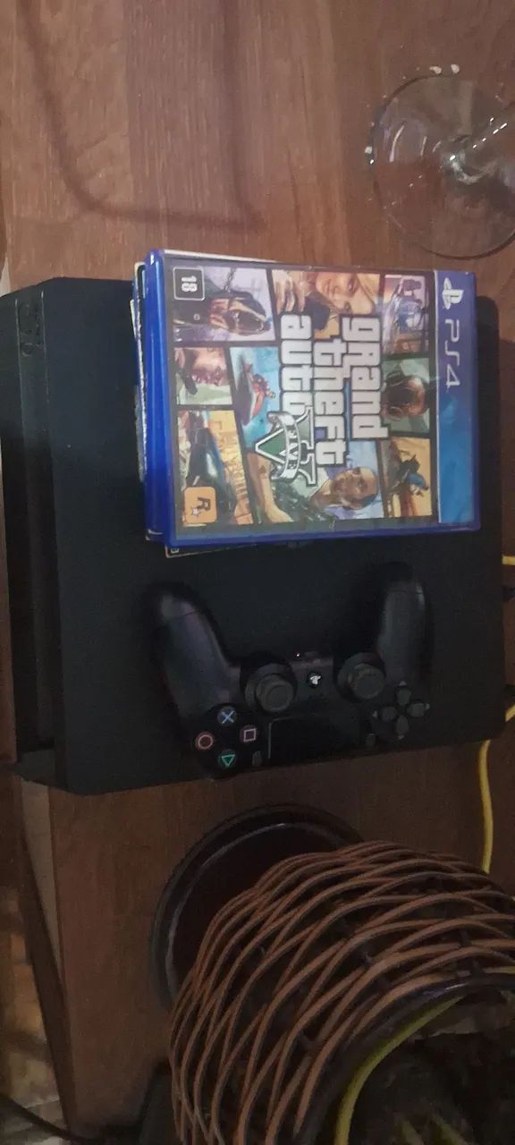 Playstation 4 slim