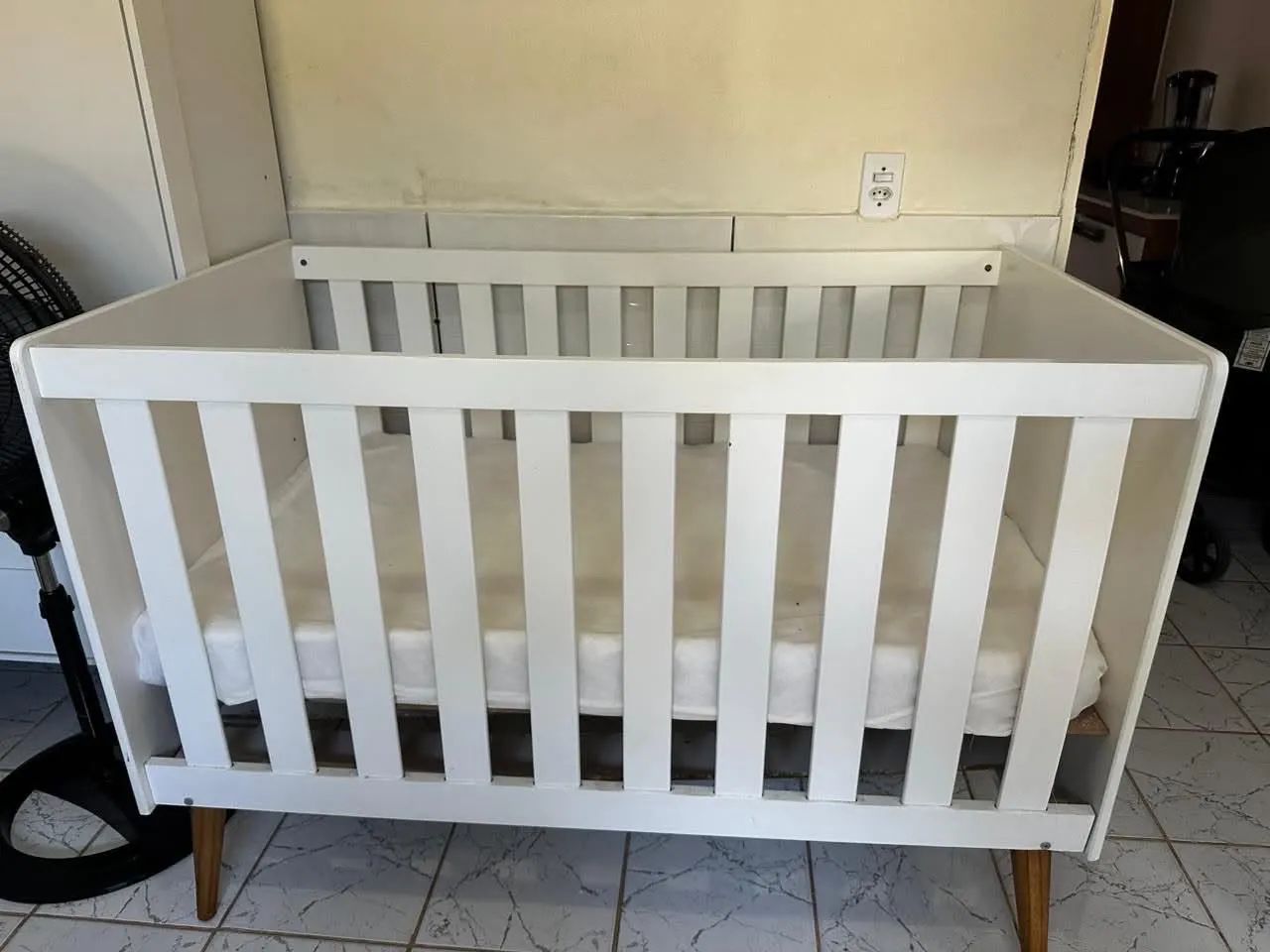 Vende-se berço