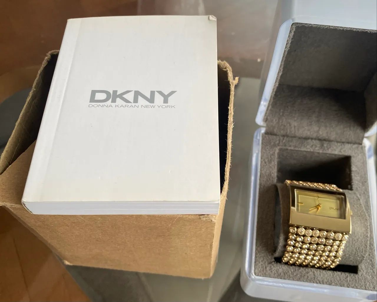 Lindo relógio feminino com swarovski DKNY - Foto 2