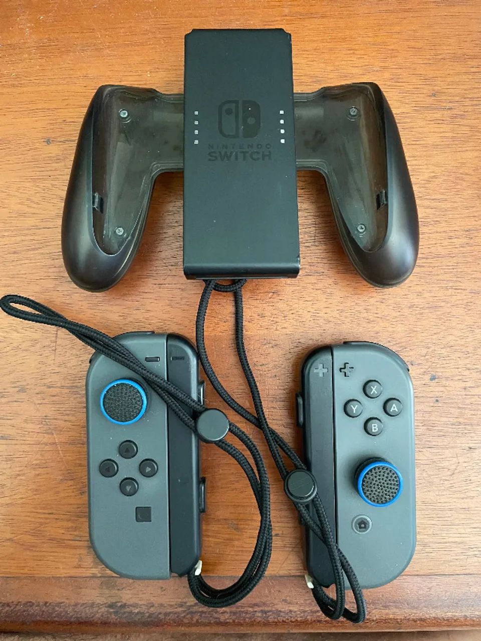 Joy-Con e Charging Grip Originais NINTENDO
