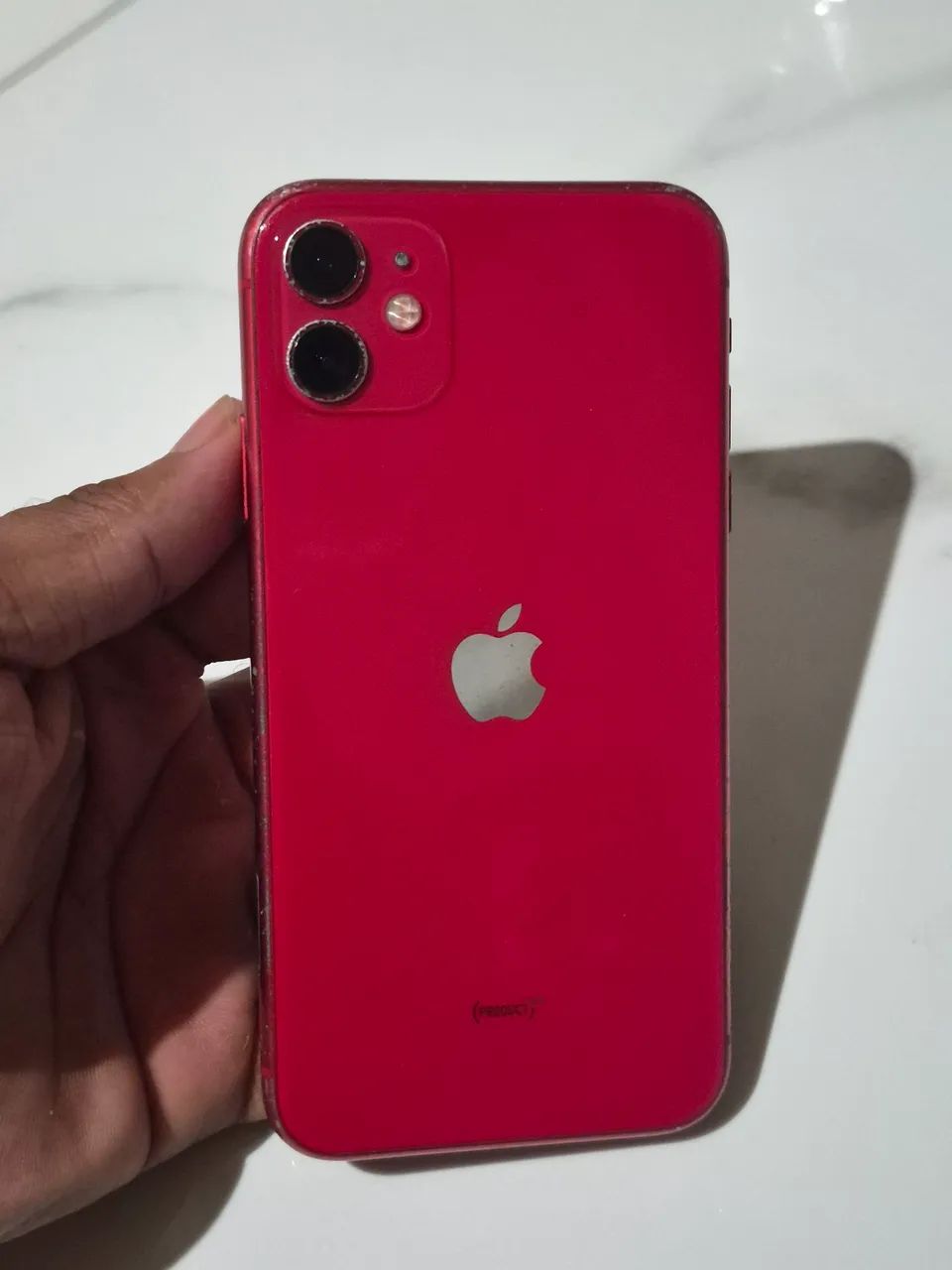 iPhone 11 64GB, vermelho, todo original.