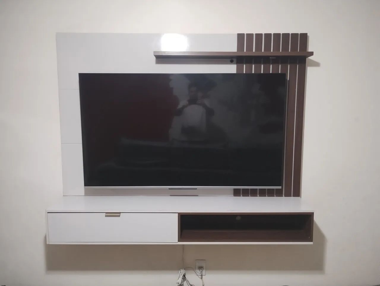 Painel suspenso pra tv até 65 polegadas  - Foto 2