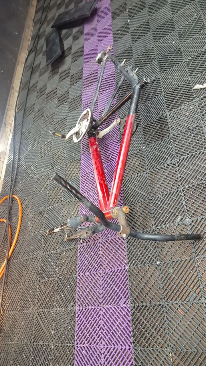 Quadro, suspensão e pedivela aro 26 - Foto 4