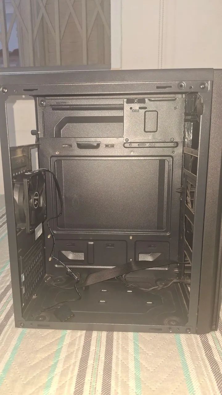 Gabinete de PC com ventoinha - Foto 2