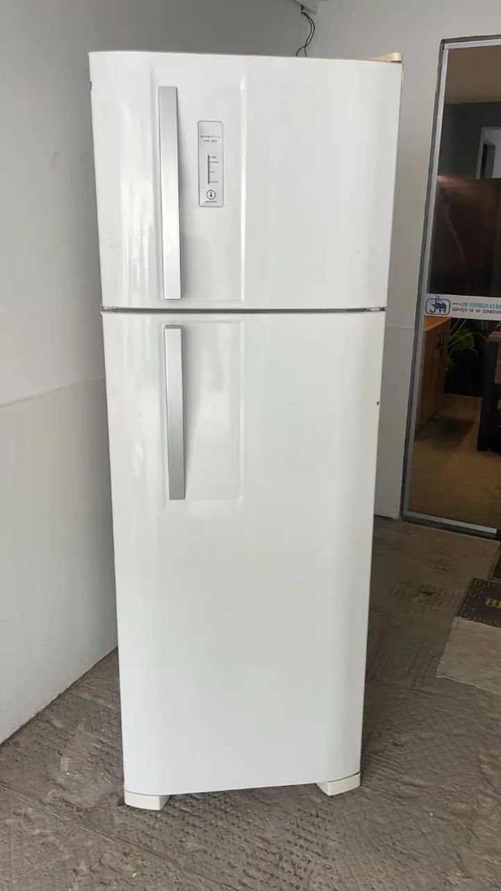 Geladeira semi nova 