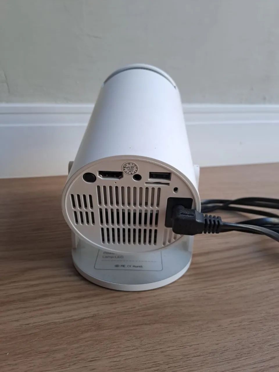 Projetor HY300 Smart Android Wi-Fi Bluetooth - Excelente Estado - Foto 3