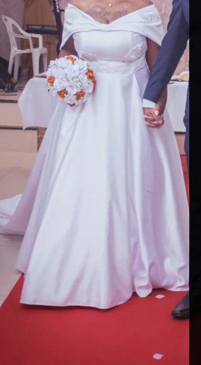Vestido de noiva usado só uma vez  - Foto 2