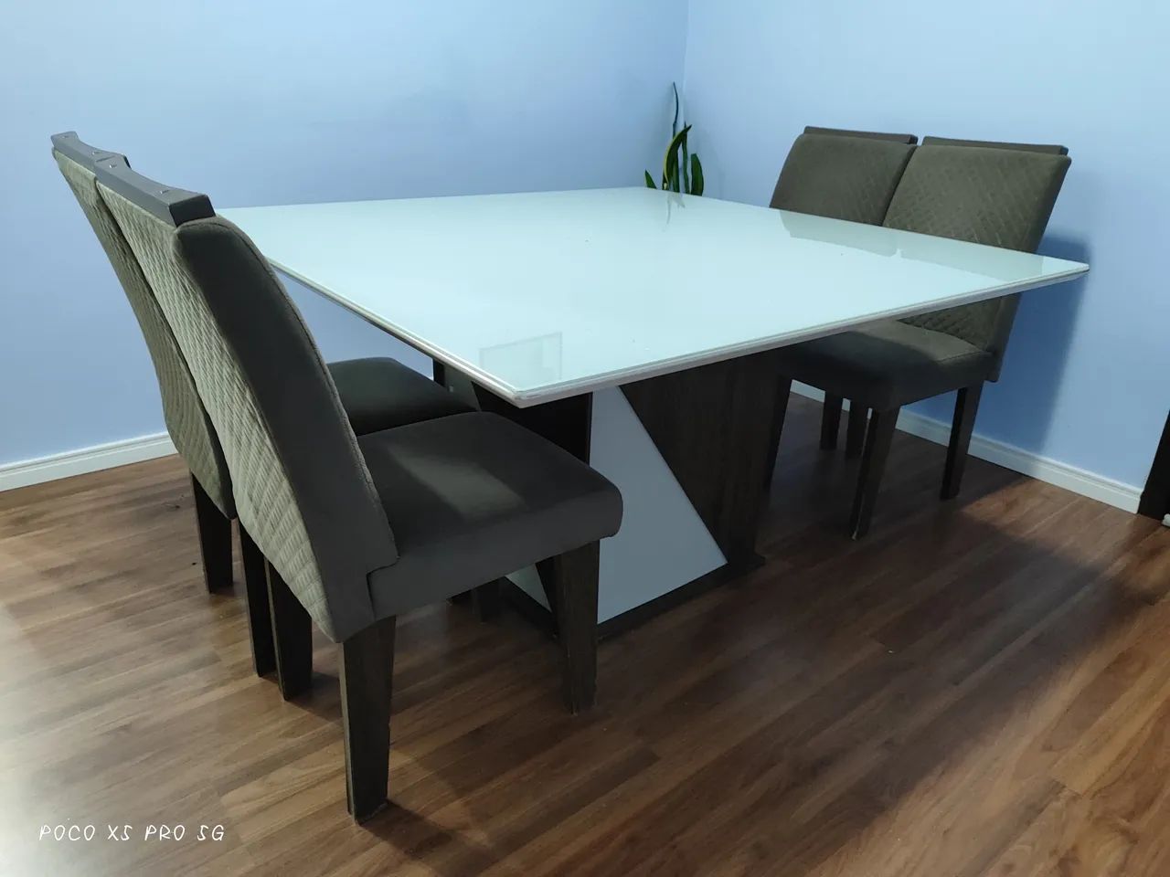 Mesa grande com 4 cadeiras - Foto 5