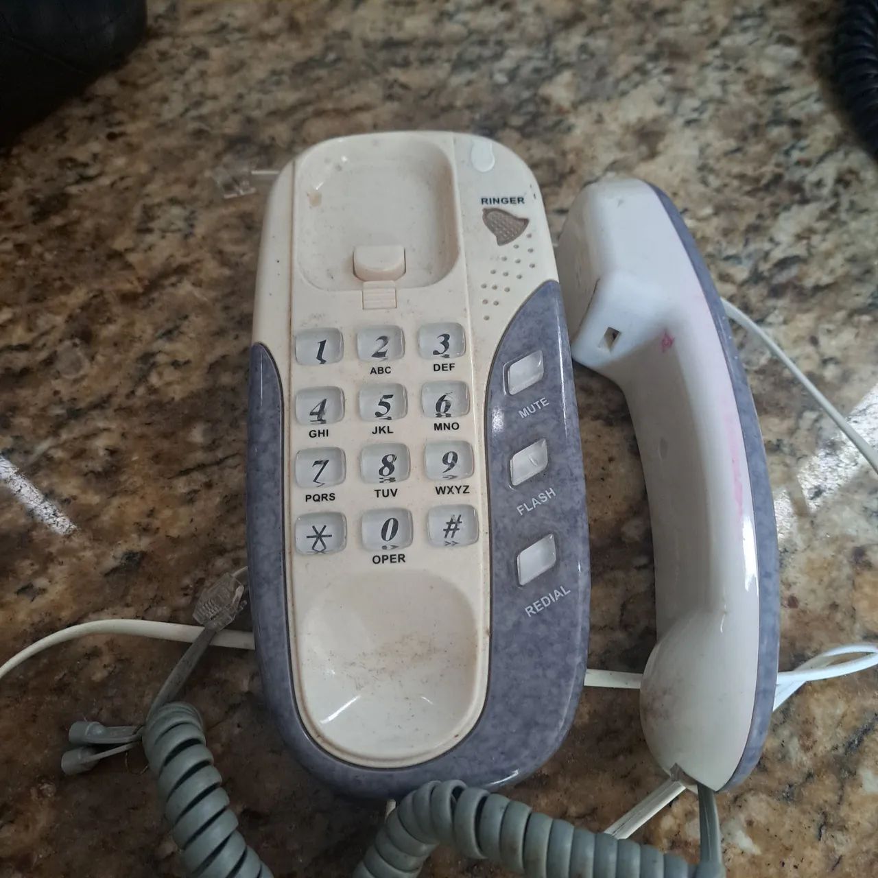 Telefone 25,00