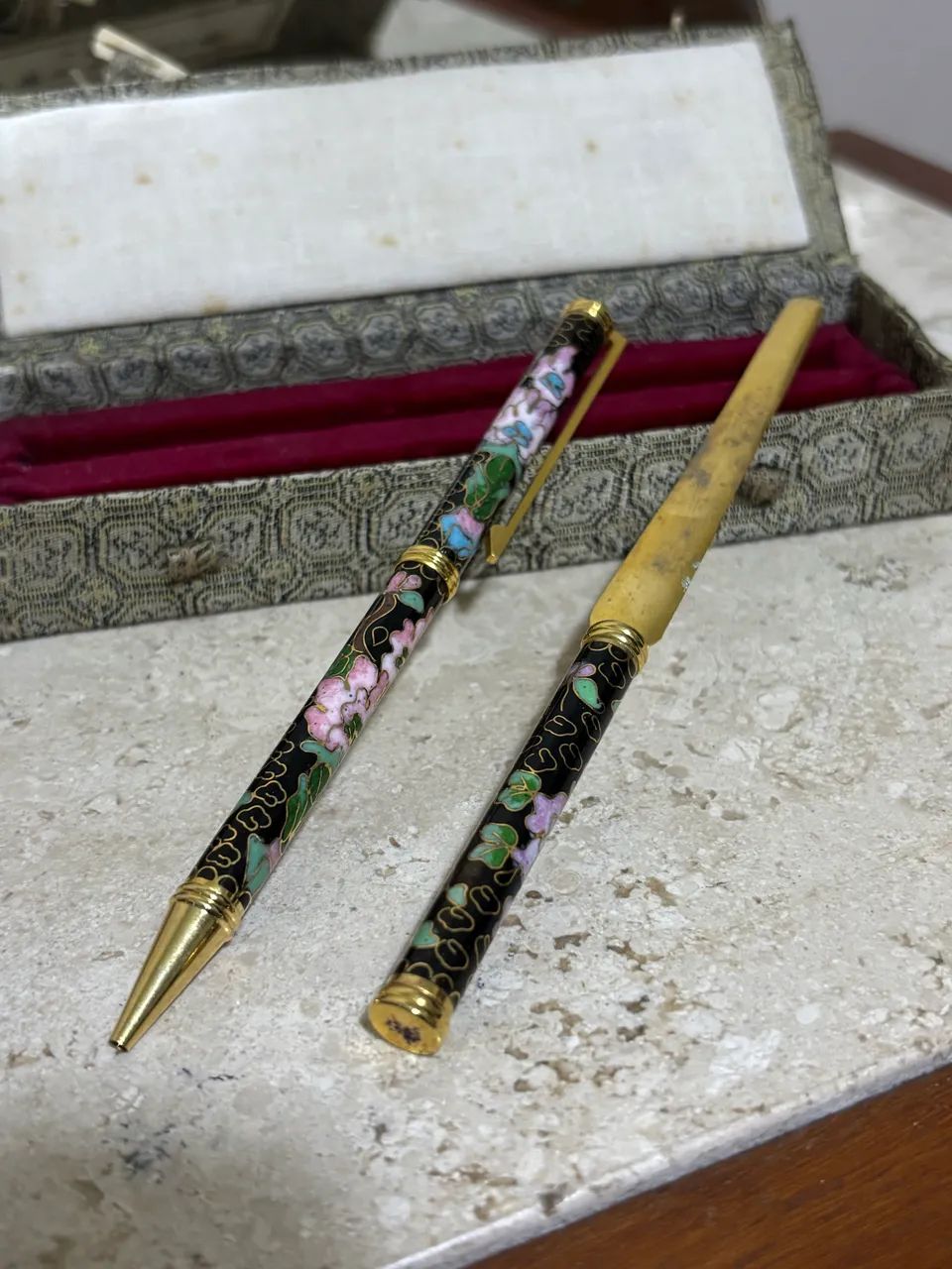 Estojo com caneta e abridor de cartas em cloisonè - Foto 2