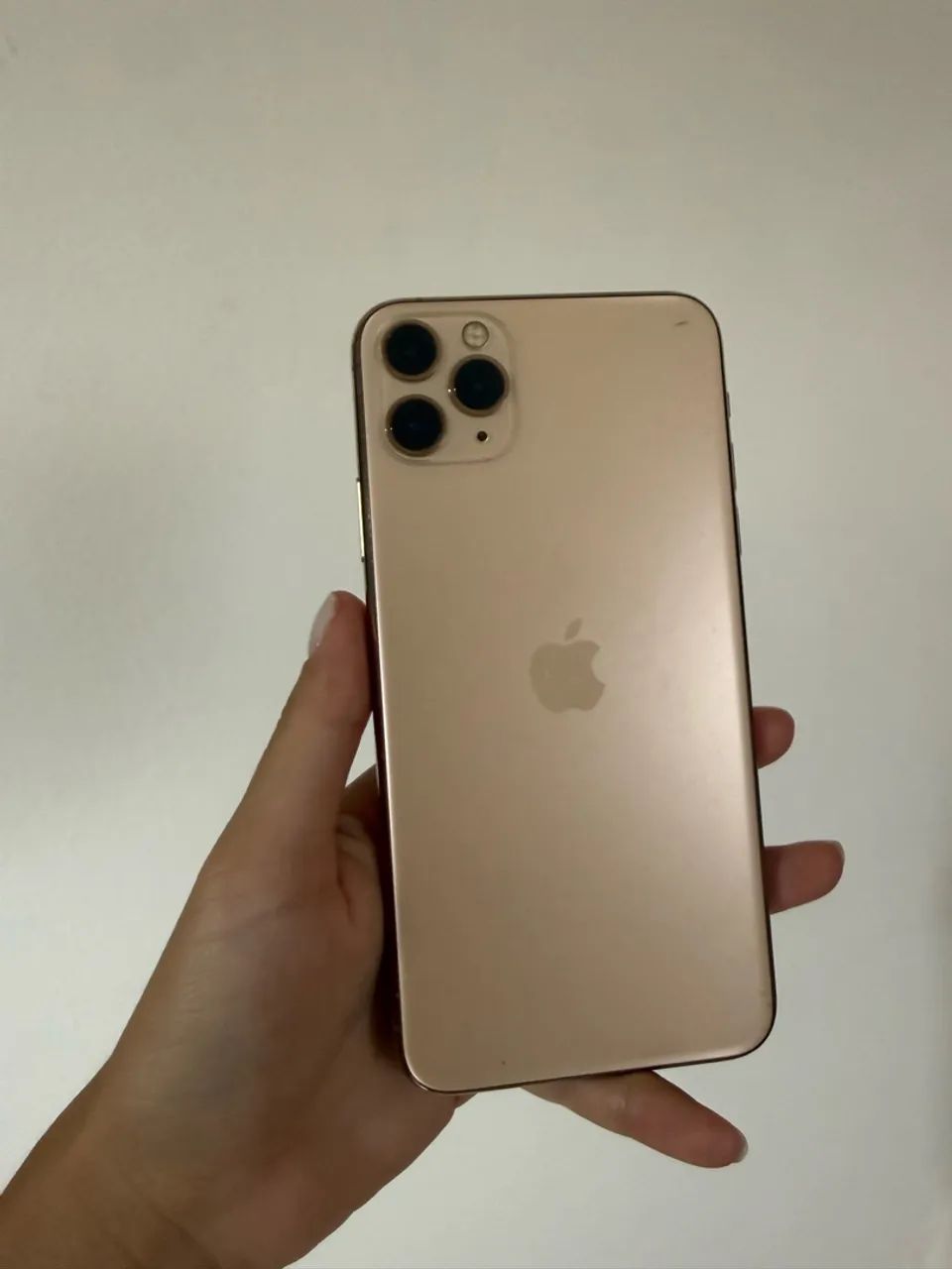 iPhone 11 Pro Max 256 gigas dourado  - Foto 3