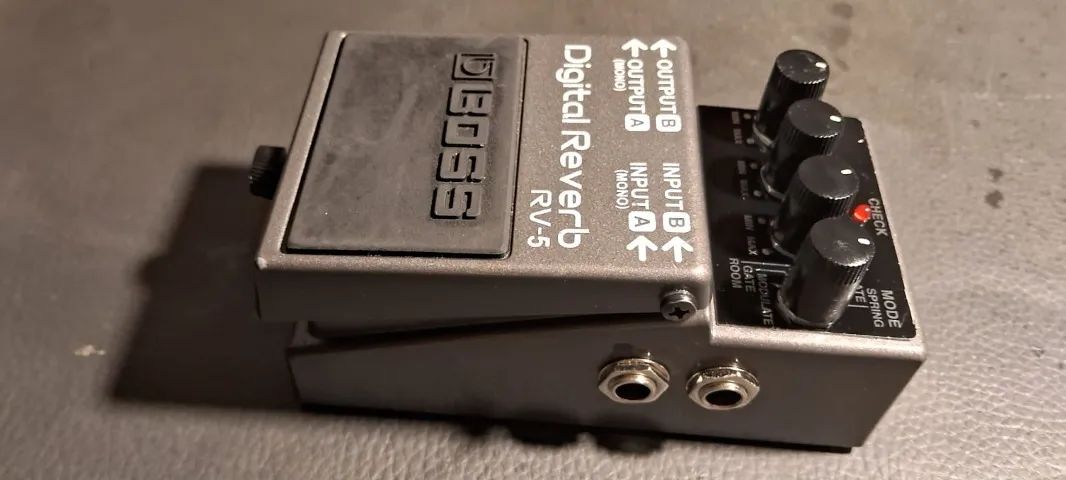 BOSS RV-5 DIGITAL REVERB - Instrumentos musicais - Santa Tereza
