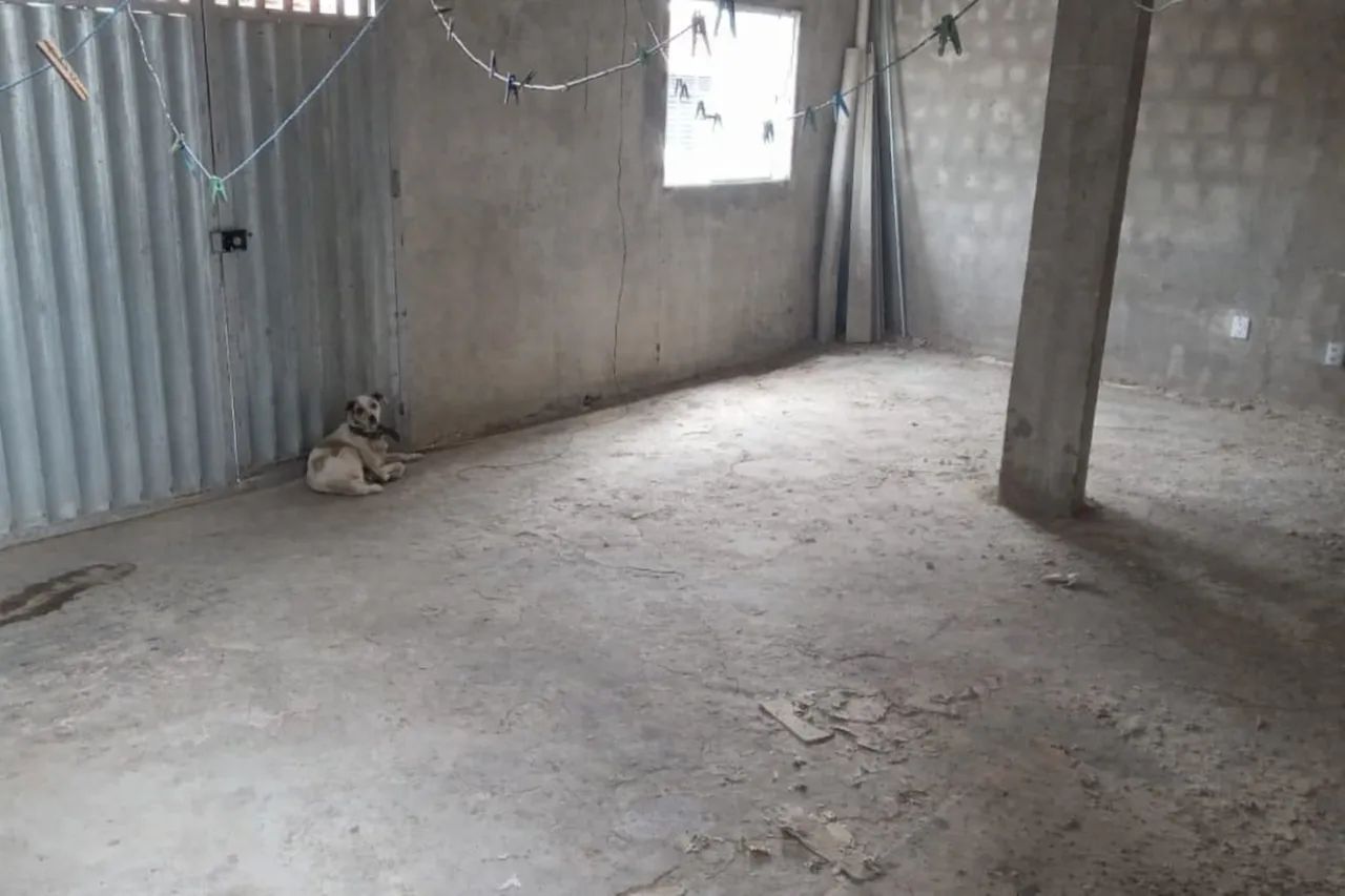 CASA COM PRIMEIRO ANDAR  - Foto 4