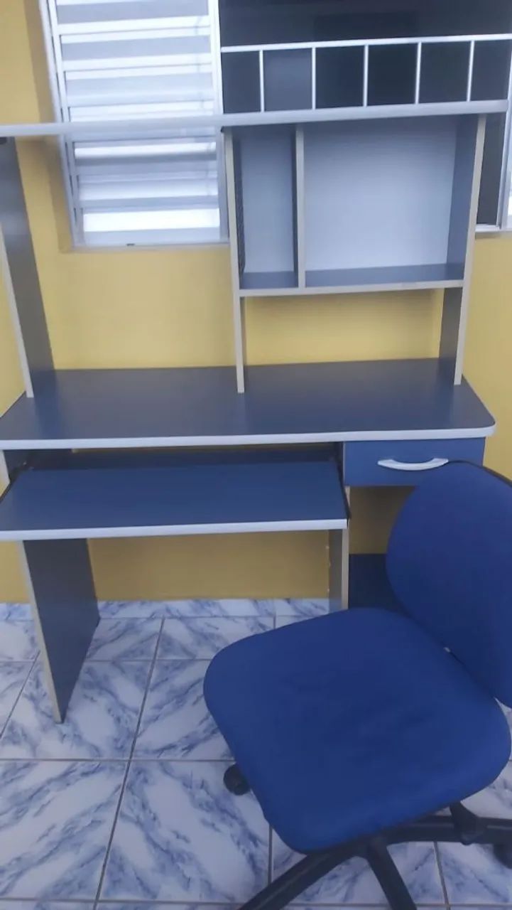 Escrivaninha com cadeira  - Foto 3
