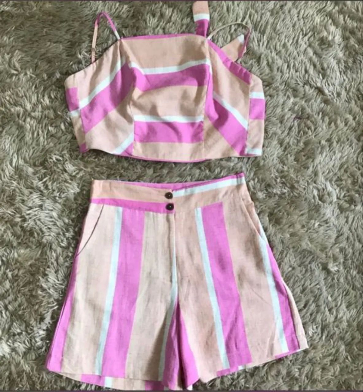 Conjunto shorts cropped