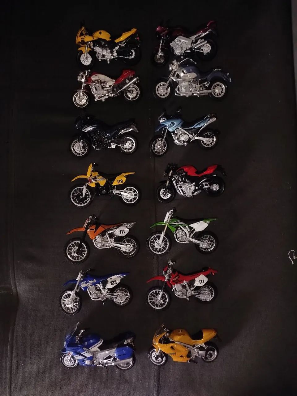 Moto miniatura Maísto 