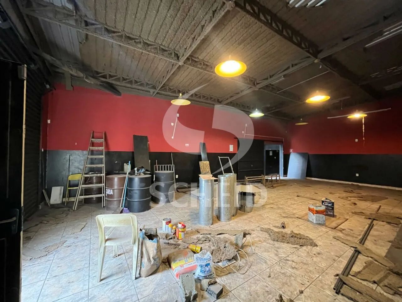Galpão comercial para venda de 232,00m² útil com 5 vagas, na Cupece - Foto 3