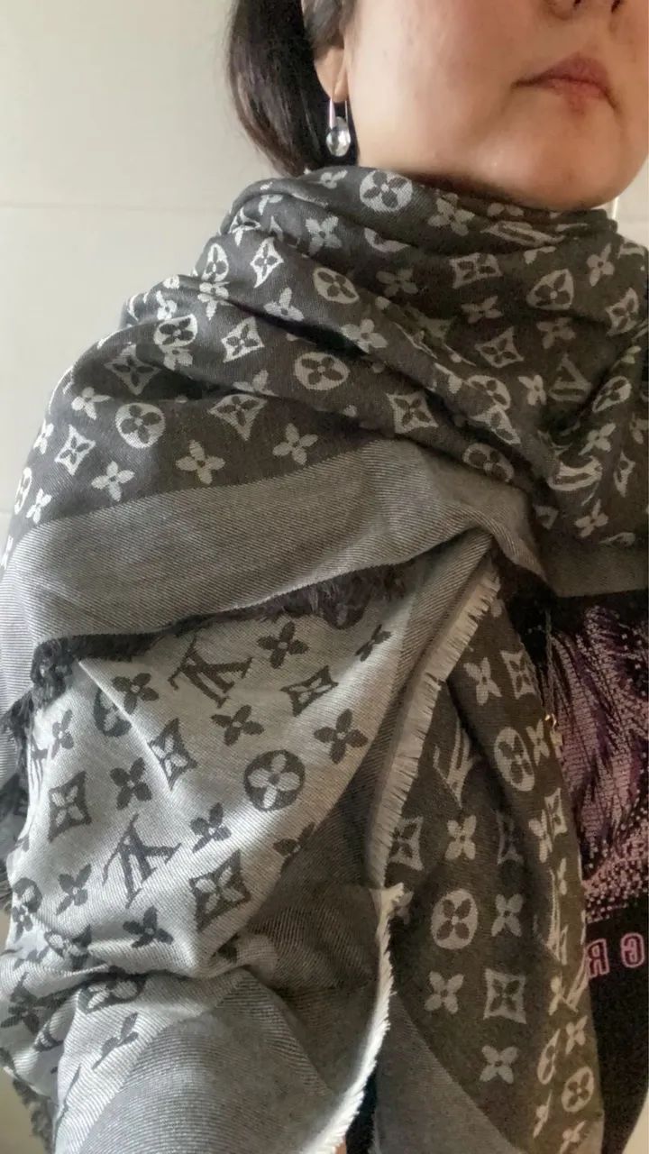 Lenço scarf Louis Vuitton cinza grande   - Foto 5