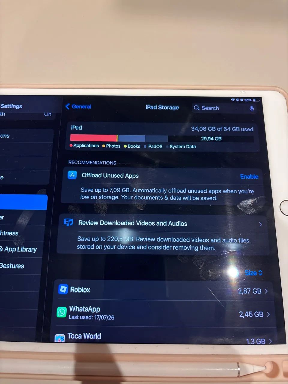 iPad original 10.5 inches - acompanha capinha e caneta  - Foto 3
