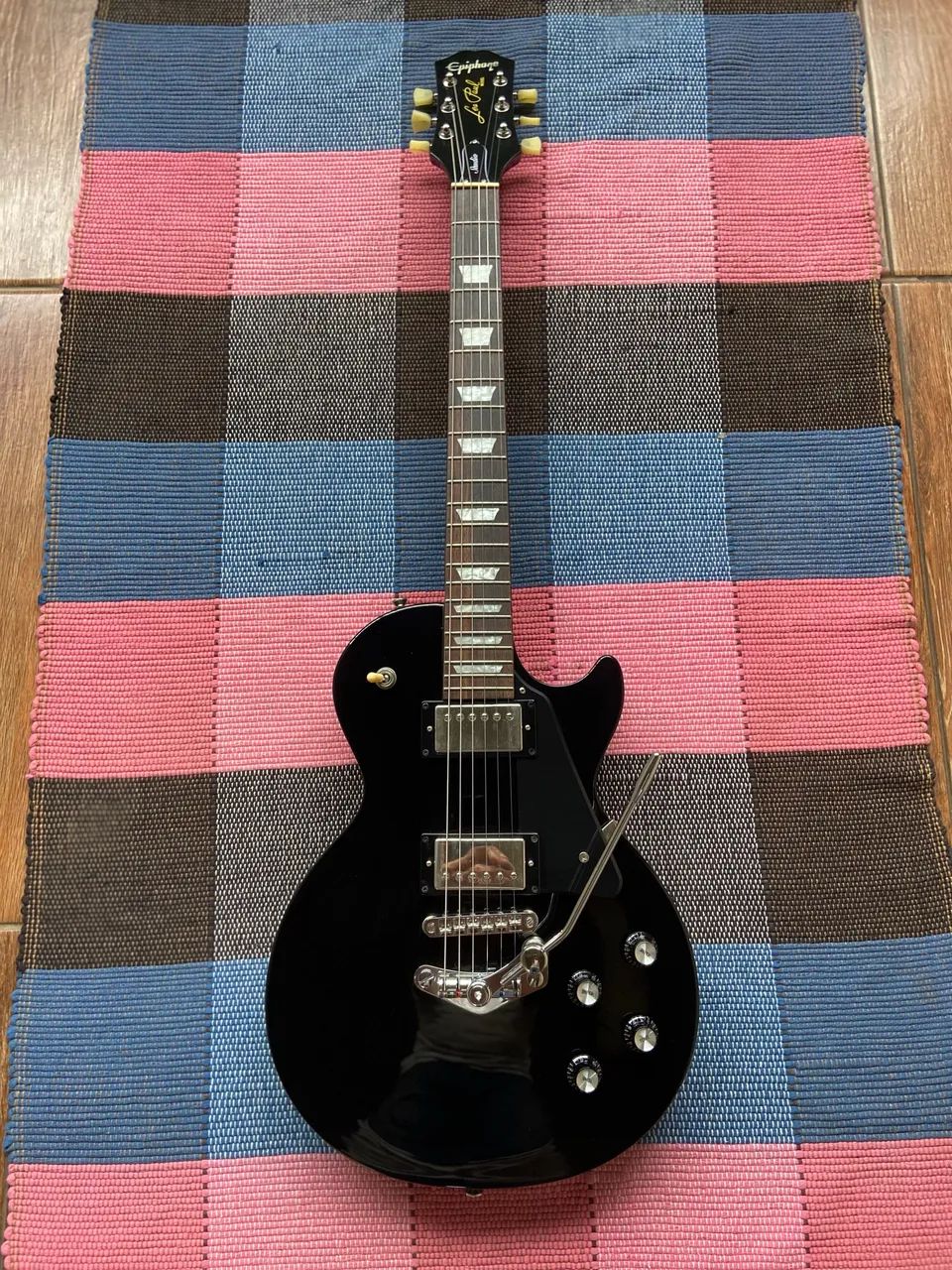 Ephiphone Studio Gibson Inspired