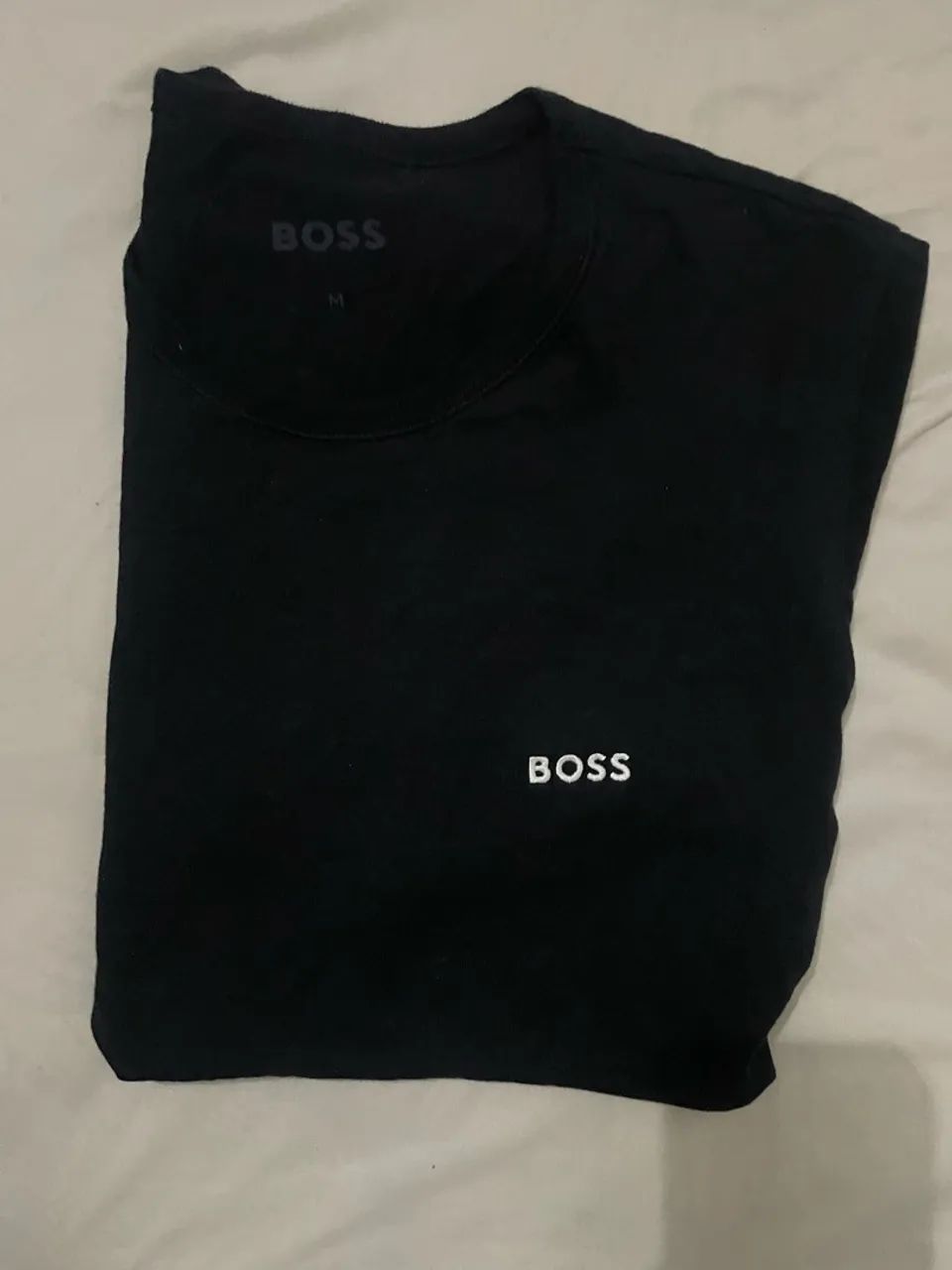 Camisa Hugo Boss básica 