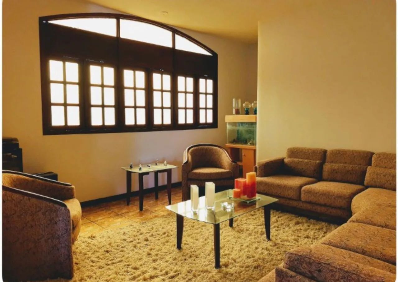 Casa de primeiro andar com 05 suítes e 05 vagas de garagem. - Foto 5