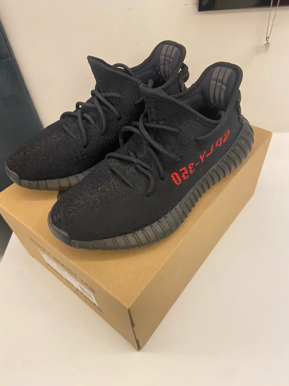 Yeezy Boost 350 v2 Black Red (Bred) - Foto 2