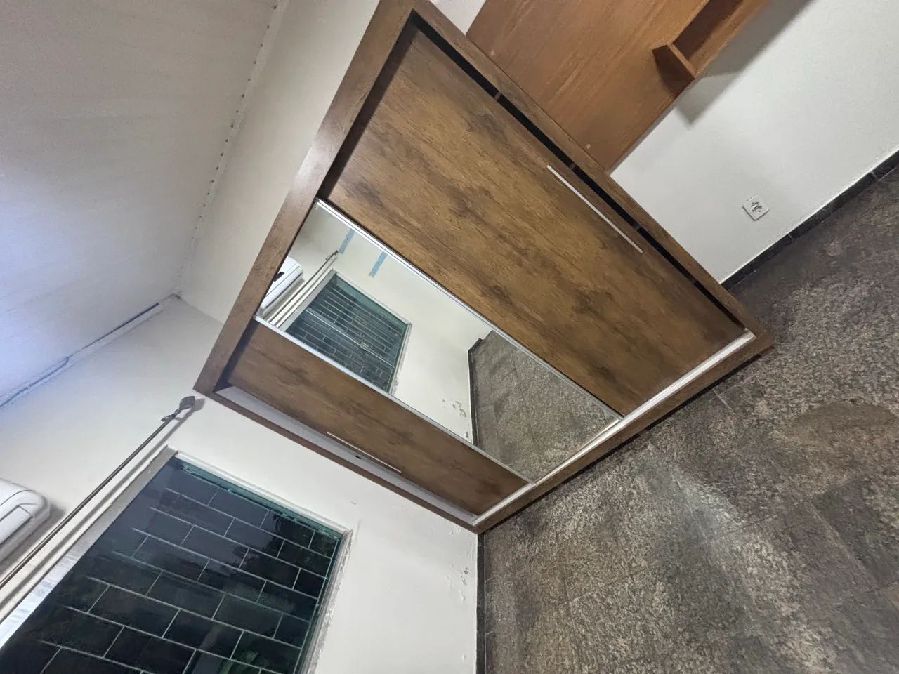 Guarda roupa grande com espelho - Foto 3