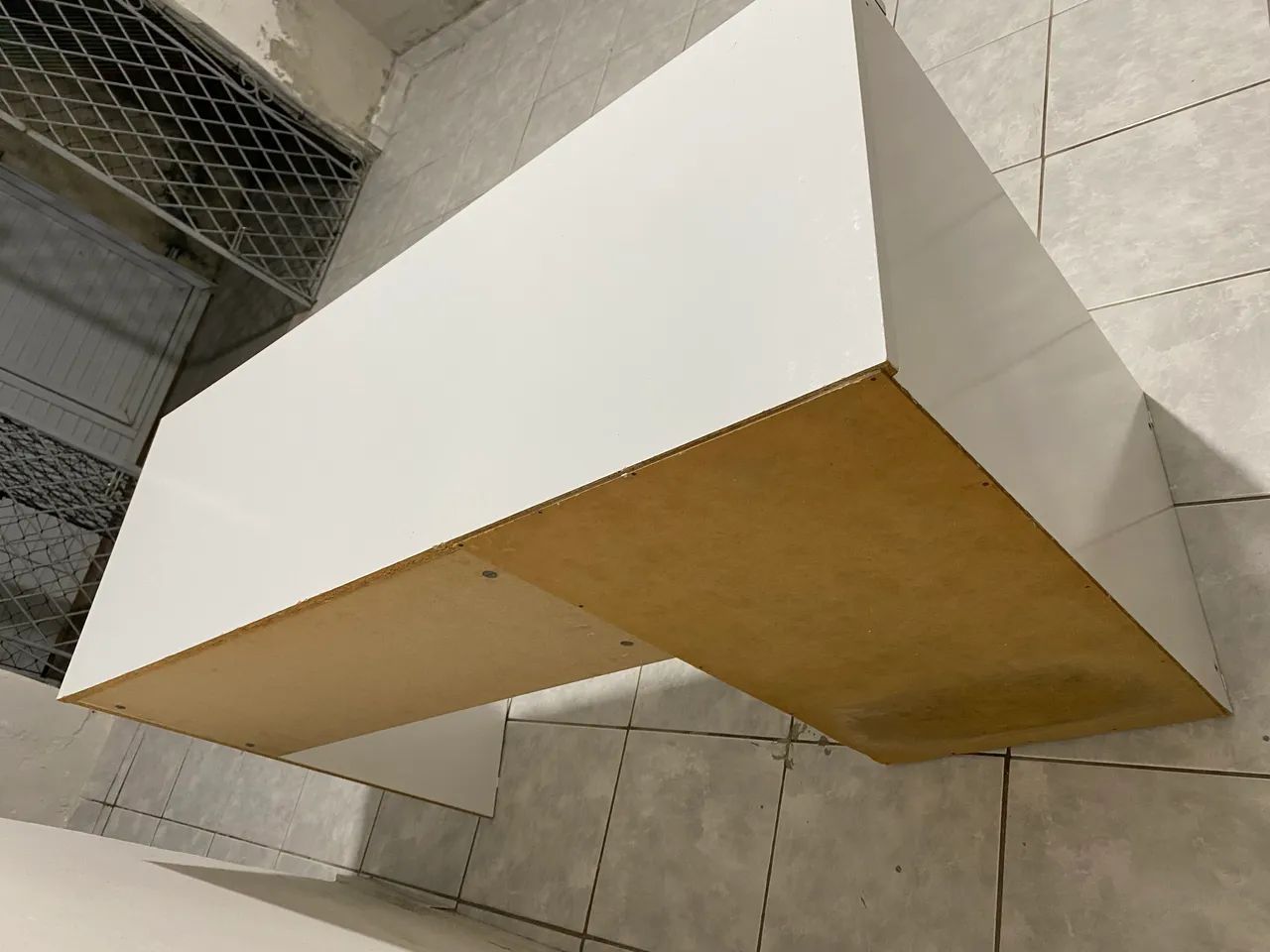 Escrivaninha Branca com Gaveta e Porta - Foto 5