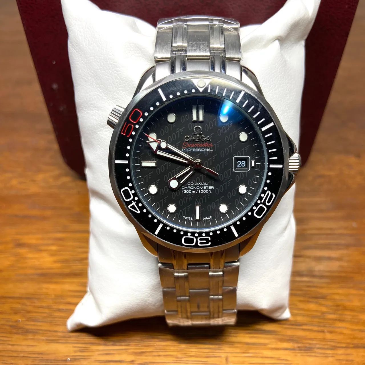 Relógio Omega Seamaster 007 retrô diver automático