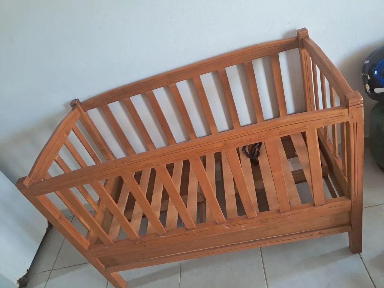 Vendo Berço de Madeira - Foto 4