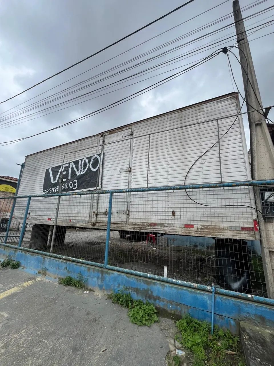 Vendo baú para caminhão toco de 7 m - Foto 3