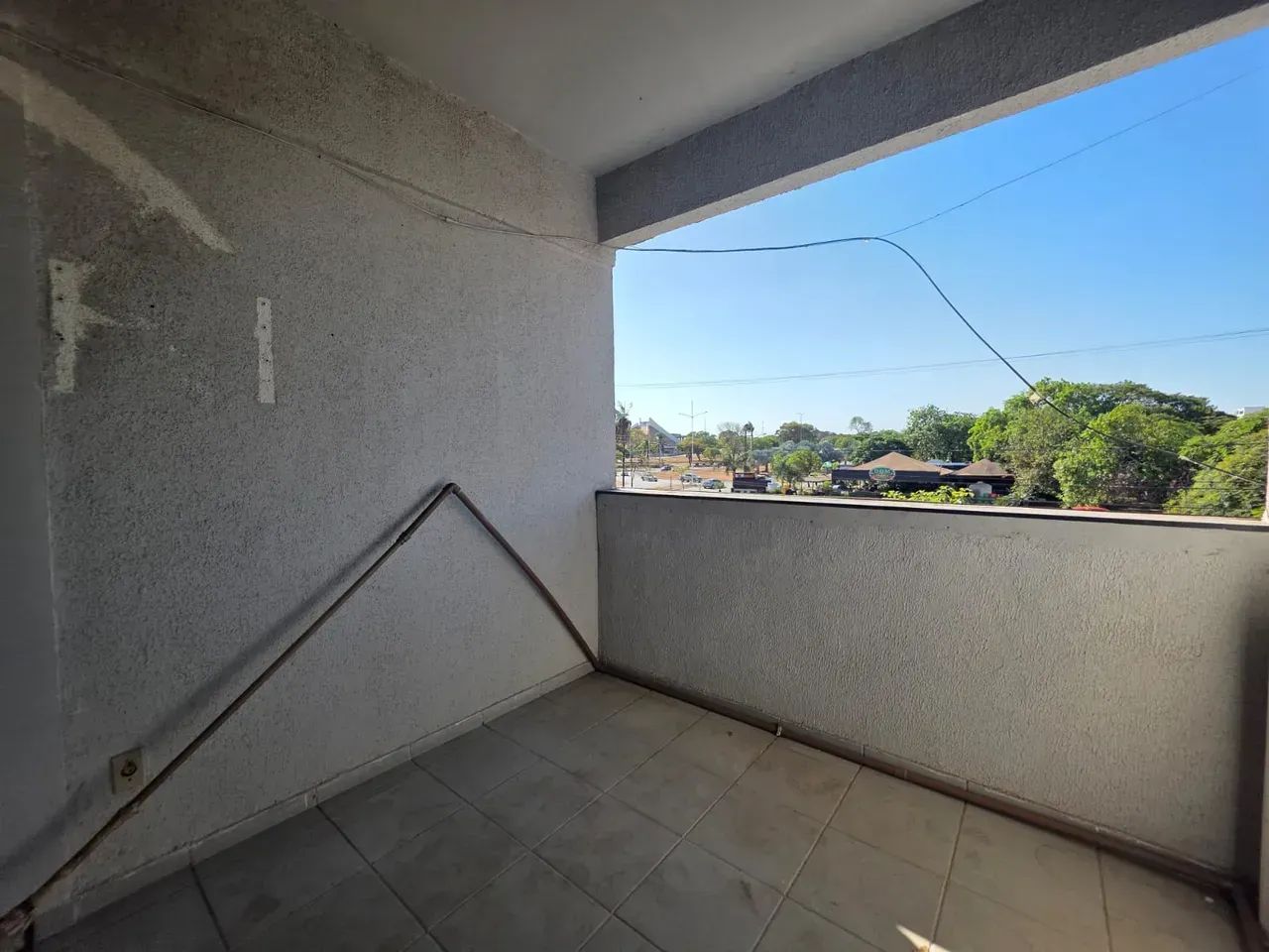 Sala comercial 42 m² com banheiro mais água incluso - Centro - Foto 4