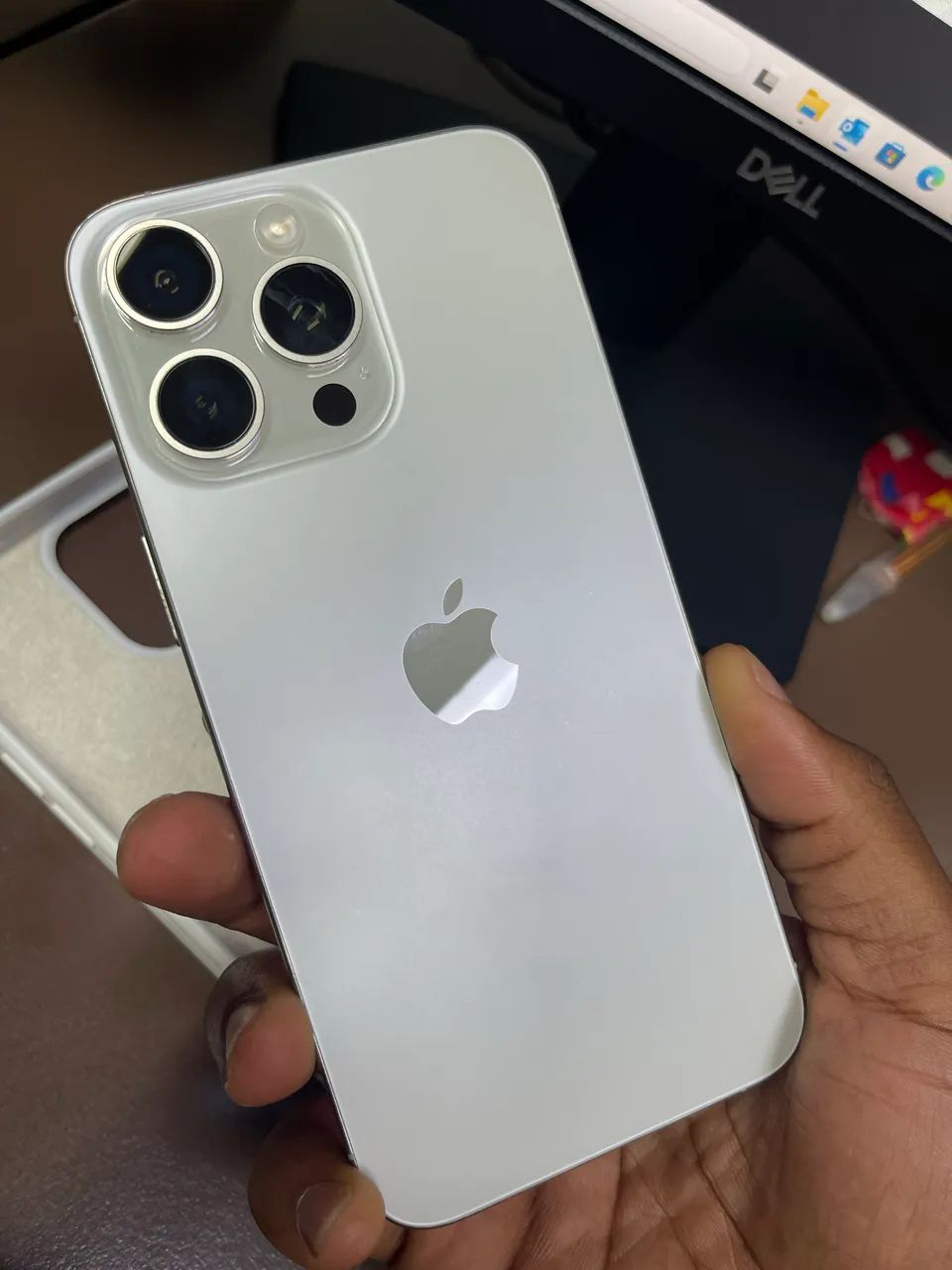 iphone 15 pro Max - Nenhuma marca de uso